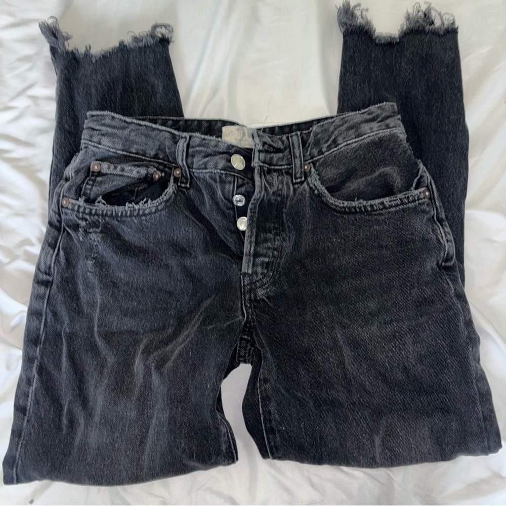 We The Free Black Ankle Cropped Jeans with Frayed Hem